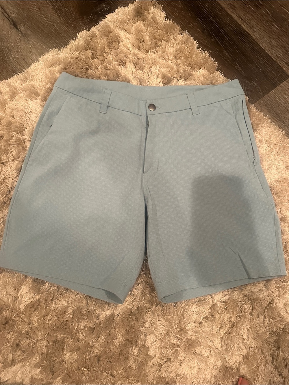 Lululemon size 32 NWOT Men's Light Blue ABC Classic-Fit Short 7"
Warpstreme